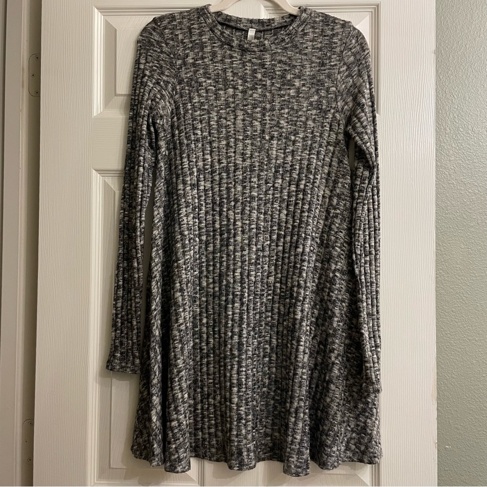 Casual grey long sleeve dress